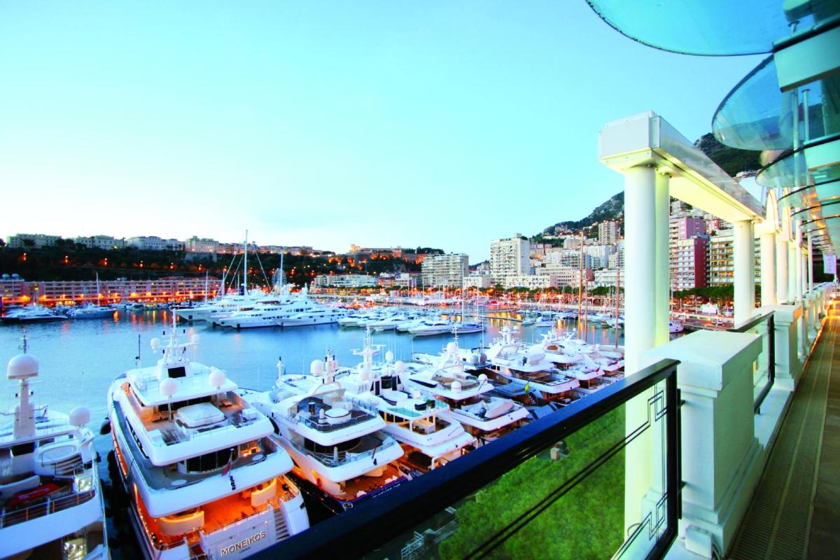 Hotel Port Palace