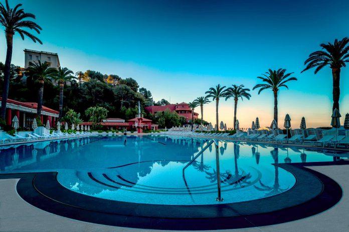 Monte-Carlo Beach Hotel